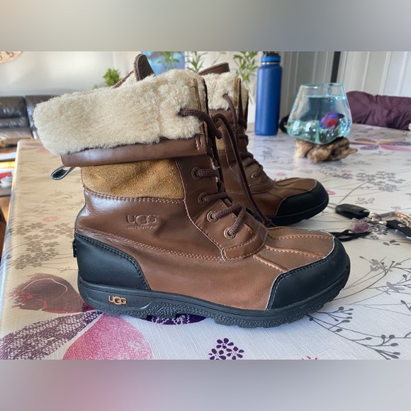 Ugg Winter Boots - Picture 2 of 4